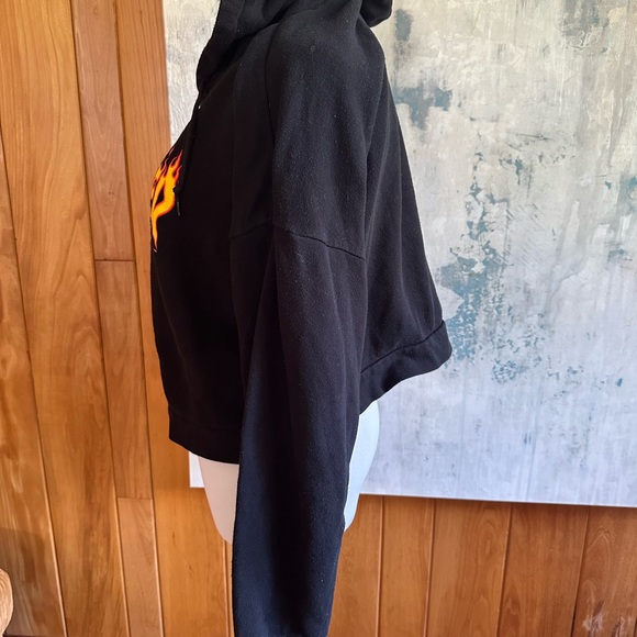 Thrasher Magazine Women’s Medium Cropped Top Hoodie Sweatshirt! Skate to Live… - Picture 8 of 10